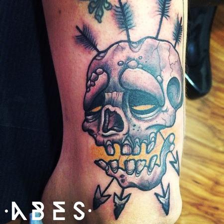 Tattoos - skull with die - 95979